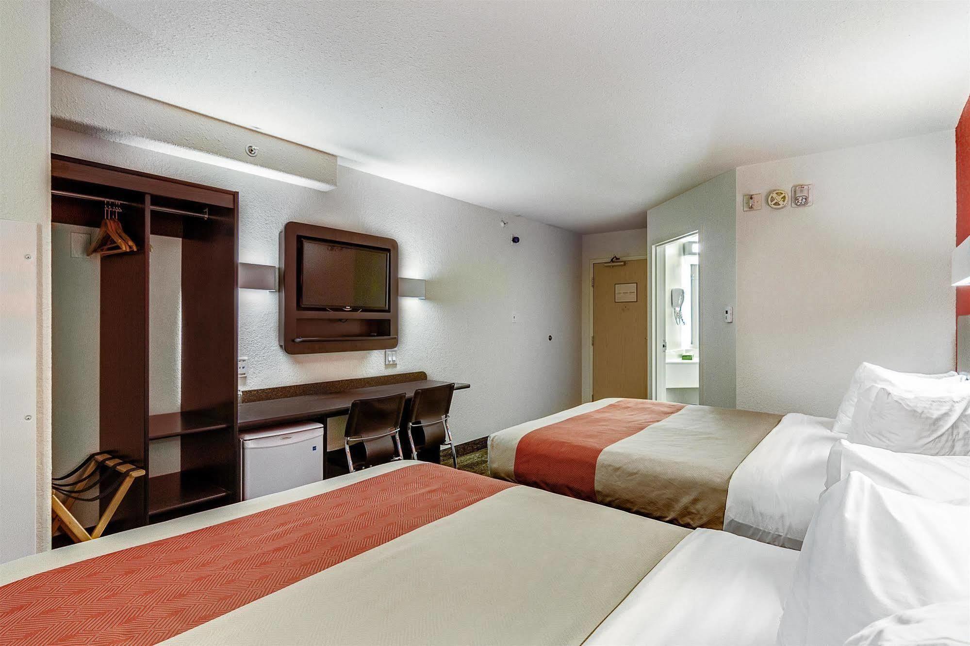 Motel 6-Saskatoon, Sk ภายนอก รูปภาพ