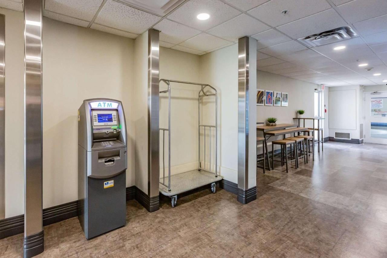 Motel 6-Saskatoon, Sk ภายนอก รูปภาพ