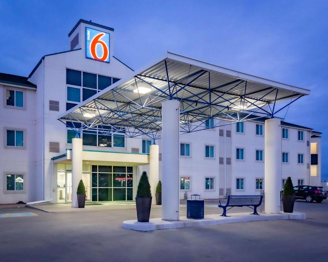 Motel 6-Saskatoon, Sk ภายนอก รูปภาพ